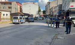 Kanlı pusu! Sokak ortasında 2 kişi silahla vuruldu