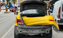 Motosiklet ile ticari taksi çarpıştı