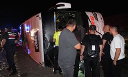 Yolcu otobüsü şarampole devrildi! Yaralılar var