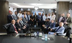 Fuat Oktay, Çekerek Belediye Başkanı Üzeyir İnce'yi ziyaret etti