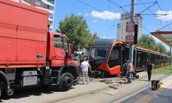 Tramvayın çarptığı genç kadın hayatını kaybetti