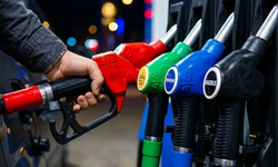 Akaryakıta çifte zam geldi: Benzin 74, motorin 82 lirayı aştı