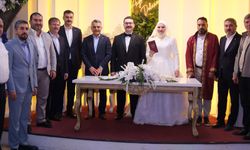 Vali Özkan, Altan ve Ok çiftinin düğün törenine katıldı