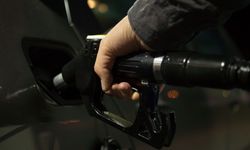 Akaryakıtta tabelalar değişiyor: Benzine 2 lira 74 kuruşluk artış!