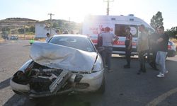 Rallide korkutan çarpışma: 2 pilot ve 1 sürücü yaralandı!