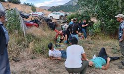 Traktör şarampole devrildi! 4 kişi yaralandı