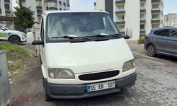 Kamyonet ticari taksiye çarptı: 1 yaralı
