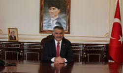 Vali Özkan'dan 30 Ağustos mesajı: "Büyük zafer, yeniden şahlanıştır"