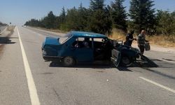 2 araç çarpıştı: 1'i bebek, 1'i çocuk 6 yaralı