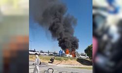 Hastane otoparkında yanan araç kullanılmaz hale geldi