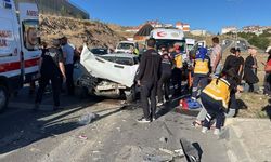 Yozgat’ta iki araç birbirine girdi! Yaralılar var