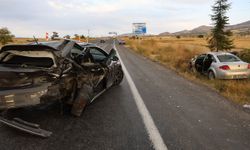 Otomobil önünde seyreden araca çarptı: 6 yaralı