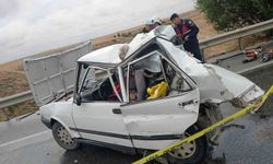 Tır otomobile arkadan çarptı: 2 ölü