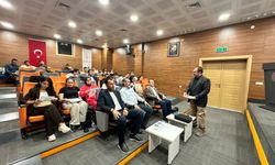 Yozgat Bozok Üniversitesi akademisyeni Kula’da öğretmenlerle buluştu