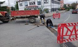 Saraykent Belediyesi yağış öncesi ızgaraları temizledi