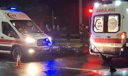 Hafif ticari araç ile motosiklet çarpıştı: 2 ölü, 1 ağır yaralı