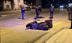 Polis memuruna motosiklet çarptı: ‘Dur’ ihtarına uymadı