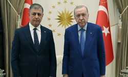 İzmir’de bir ilk gerçekleşti! Başkan Tugay AK Parti’ye katıldı