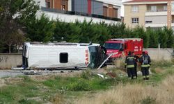 Çocukları taşıyan servis kaza yaptı! 9 yaralı
