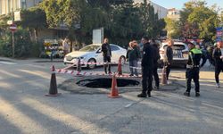 Yolda çökme meydana geldi: Trafik tek şeritten sağlandı
