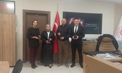 Kadın girişimci Nimet Türker, Viola Queen ürünlerini kurum müdürlerine hediye etti