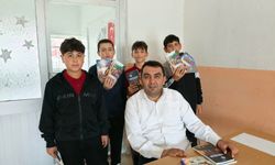 Yazar Mete, öğrencilerle bir araya geldi