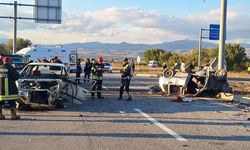 İki otomobil çarpıştı: 7 yaralı