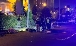 Motosiklet otomobille çarpıştı: 1 ölü, 1 yaralı