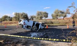 Refüje çarpan araç takla attı: 1 ölü, 2 yaralı