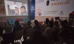 Bozok Üniversitesi Genç Ofis’te “Ölü Ozanlar Derneği” film gecesi düzenlendi
