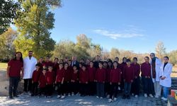 Yozgat'ta hayırseverden öğrencilere büyük destek! Bir okulun tüm formalarını karşıladı