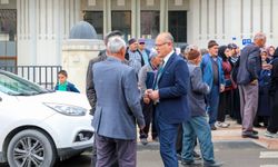 Çekerek Belediye Başkanı Üzeyir İnce umre yolcularını dualarla uğurladı