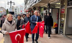 Yeni Parti, Yozgat'ta 29 Ekim için Türk bayrağı dağıttı