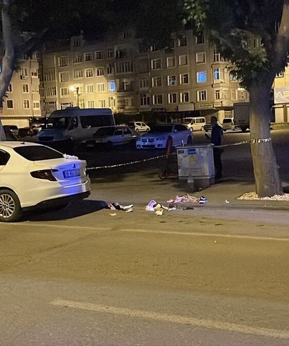 Eski apartman görevlisi site yöneticisini bıçakladı