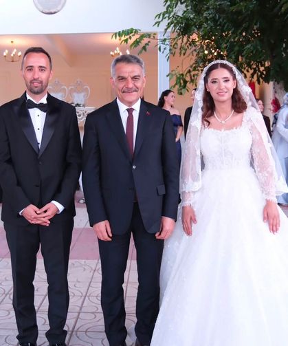 Yozgat Valisi Özkan, genç çiftin düğün törenine katıldı