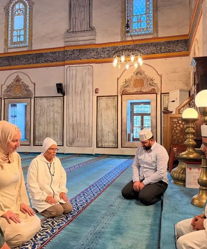 Yozgat’ta müslüman olan Beatrix Kletsch, “Ayşe” ismini aldı