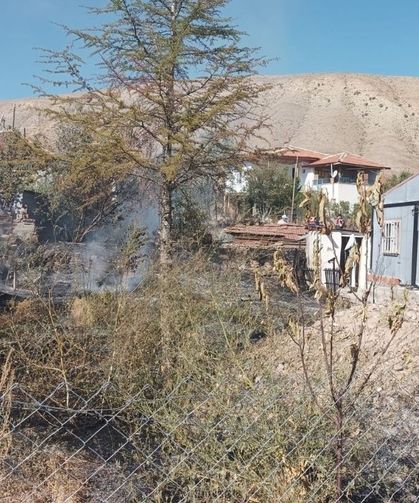 Kuru otları yakmak istedi! Alevlerin arasında can verdi