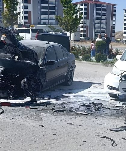 Yozgat’ta kaza sonrası araçta yangın çıktı!