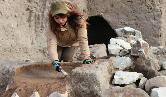 Komşuda keşfedildi: Tarihi yerinden oynatacak!
