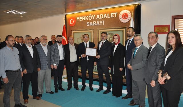 Yerköy Belediye Başkanı Fatih Arslan, mazbatasını aldı