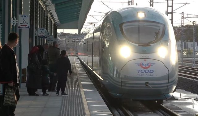 YHT istasyonuna ilginç kutlama!
