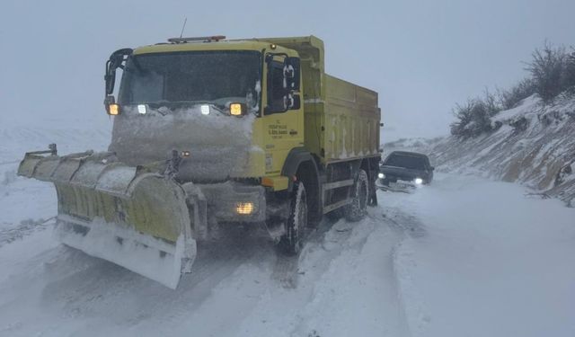 Yozgat'ta yolda kalan vatandaşların imdadına ekipler yetişti!