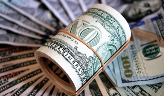 Dolar, euro ve altında son durum: Dalgalanma sürüyor