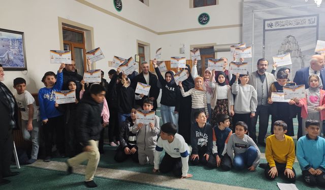 Akdağmadeni'nde Kur’an’a geçiş töreni