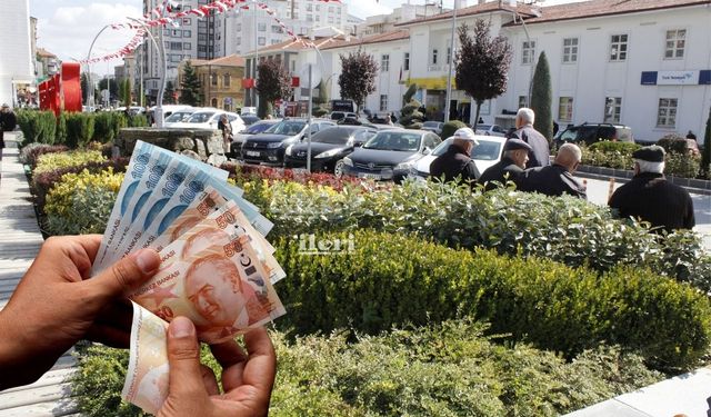 Emeklilere müjde: Hesaplara yatıyor!