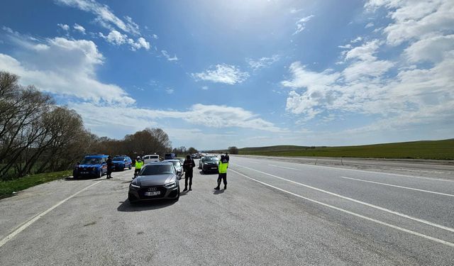 Yozgat'ta tarihi eser ve silah ele geçirildi