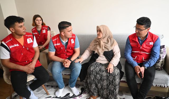 Genç Kızılay’dan şehit annelerine yürekleri ısıtan ziyaret