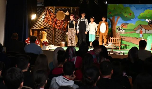 Yozgat'ta çocuk tiyatrosu sahnelendi