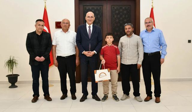 Sorgun'da Türkiye birincisi öğrenciyi ödüllendirdi