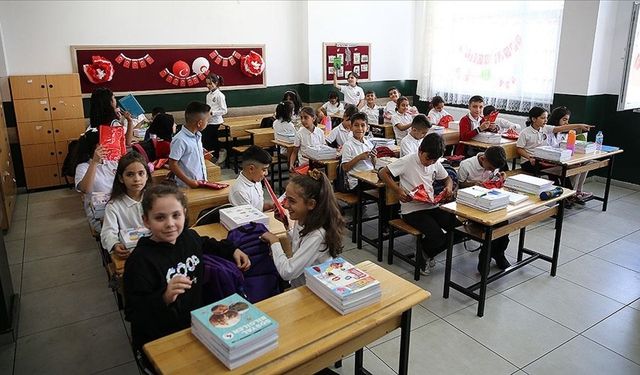Bayram tatili sonrası okullar açılacak mı? İşte milyonlarca öğrenciyi ilgilendiren cevap